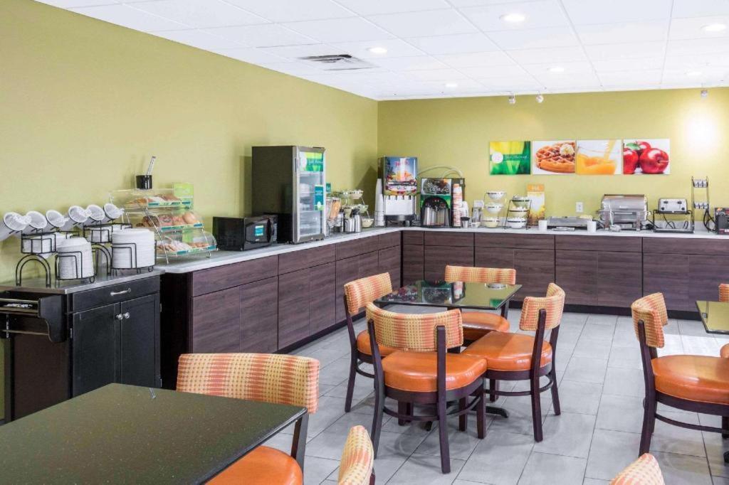 Quality Inn & Suites Arnold - St Louis Kültér fotó